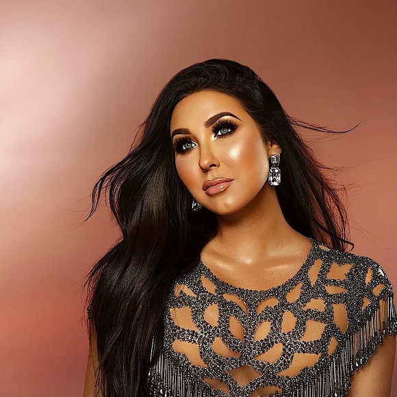 🆕🌿JACLYN HILL: “DEW ME” LUMINOUS POWDER - Picture 7 of 7